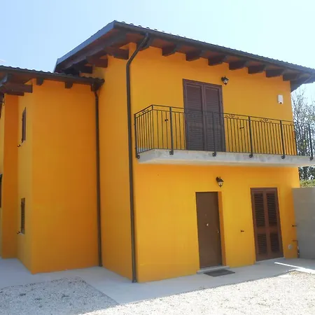 Agriturismo La Casetta Lantgård Tossicia